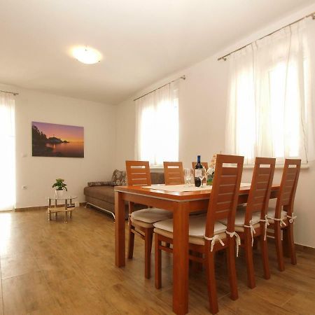4 Stars Apartments-Pikula Fažana エクステリア 写真
