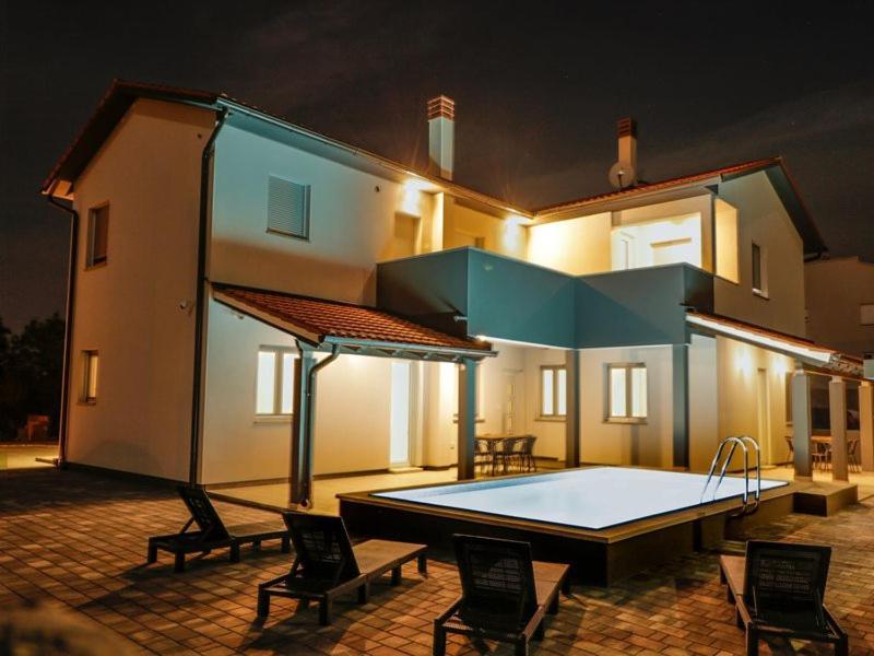 4 Stars Apartments-Pikula Fažana エクステリア 写真
