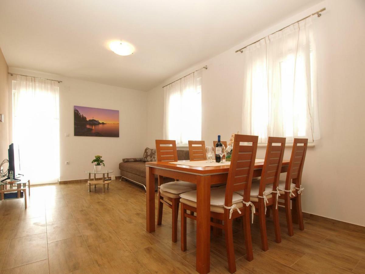 4 Stars Apartments-Pikula Fažana エクステリア 写真