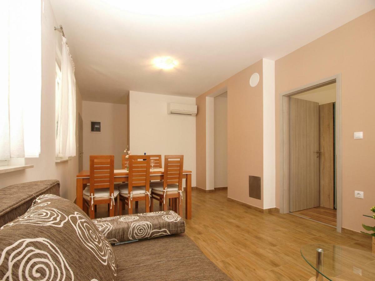 4 Stars Apartments-Pikula Fažana エクステリア 写真