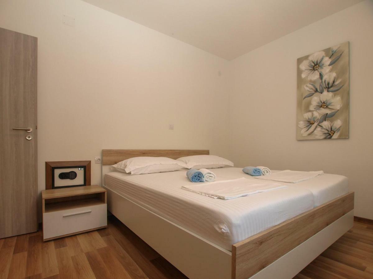 4 Stars Apartments-Pikula Fažana エクステリア 写真
