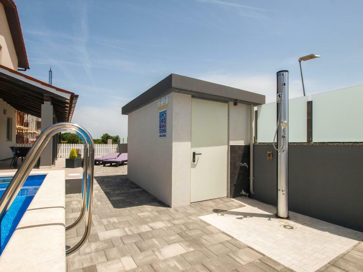 4 Stars Apartments-Pikula Fažana エクステリア 写真
