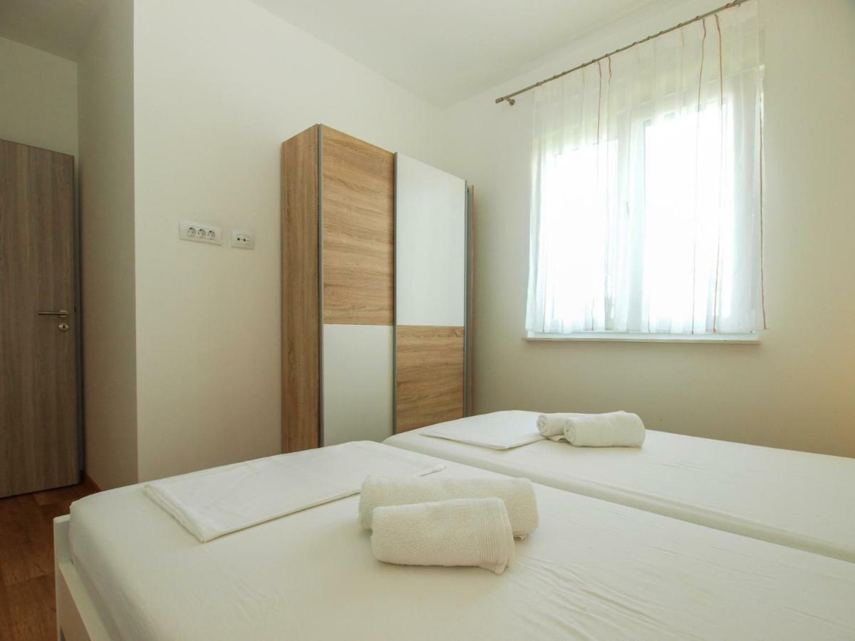 4 Stars Apartments-Pikula Fažana エクステリア 写真