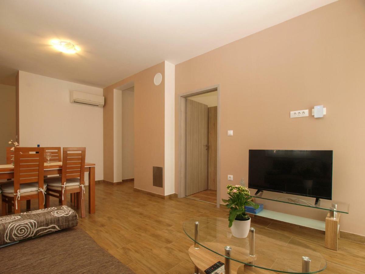 4 Stars Apartments-Pikula Fažana エクステリア 写真