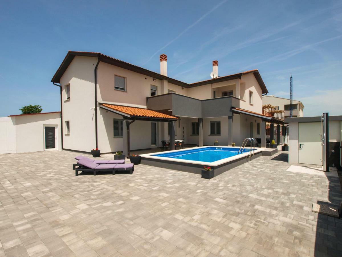4 Stars Apartments-Pikula Fažana エクステリア 写真