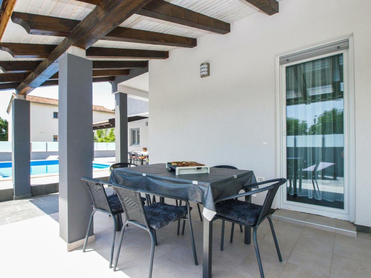 4 Stars Apartments-Pikula Fažana エクステリア 写真