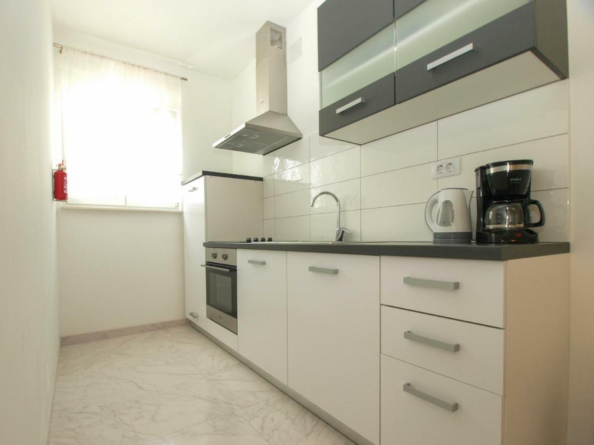 4 Stars Apartments-Pikula Fažana エクステリア 写真