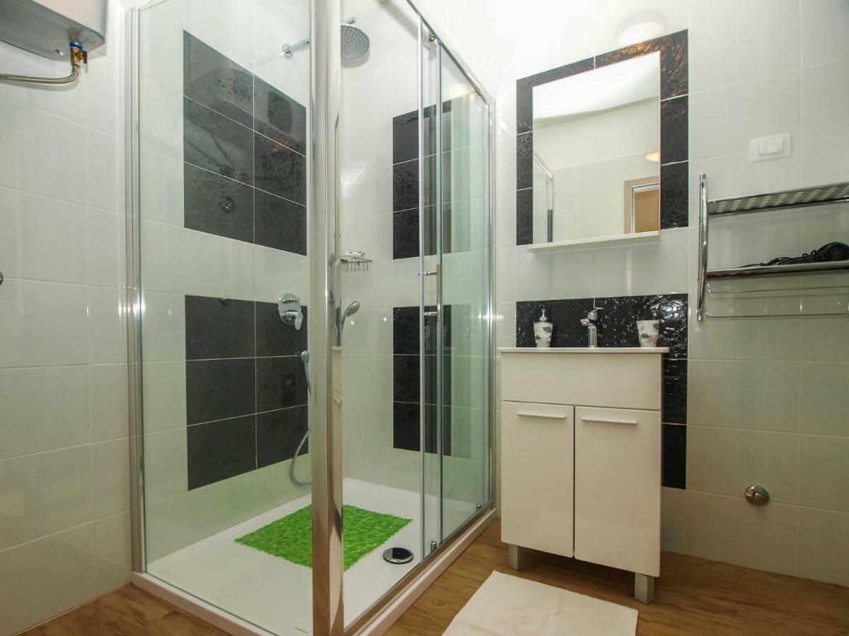 4 Stars Apartments-Pikula Fažana エクステリア 写真