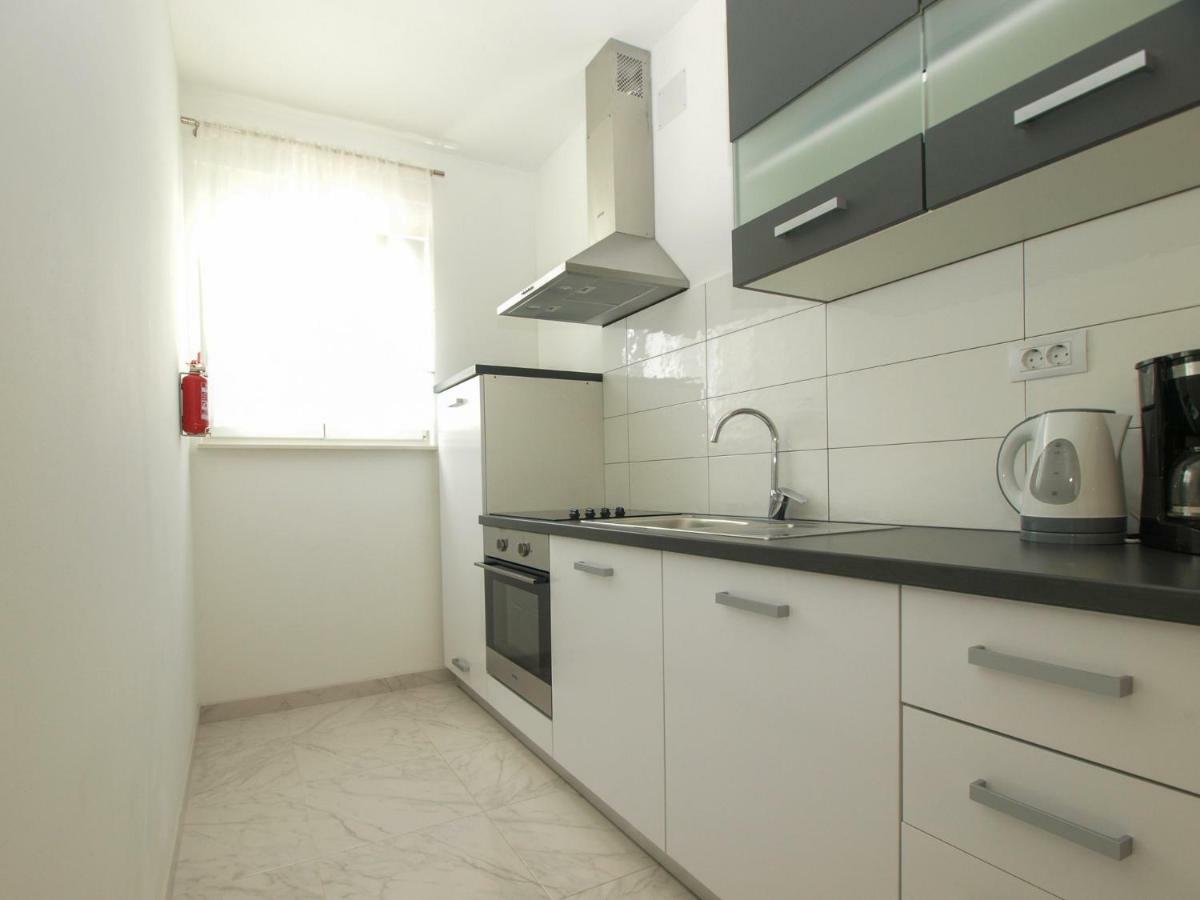 4 Stars Apartments-Pikula Fažana エクステリア 写真