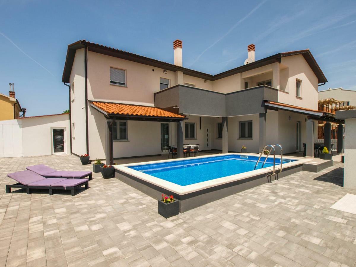 4 Stars Apartments-Pikula Fažana エクステリア 写真