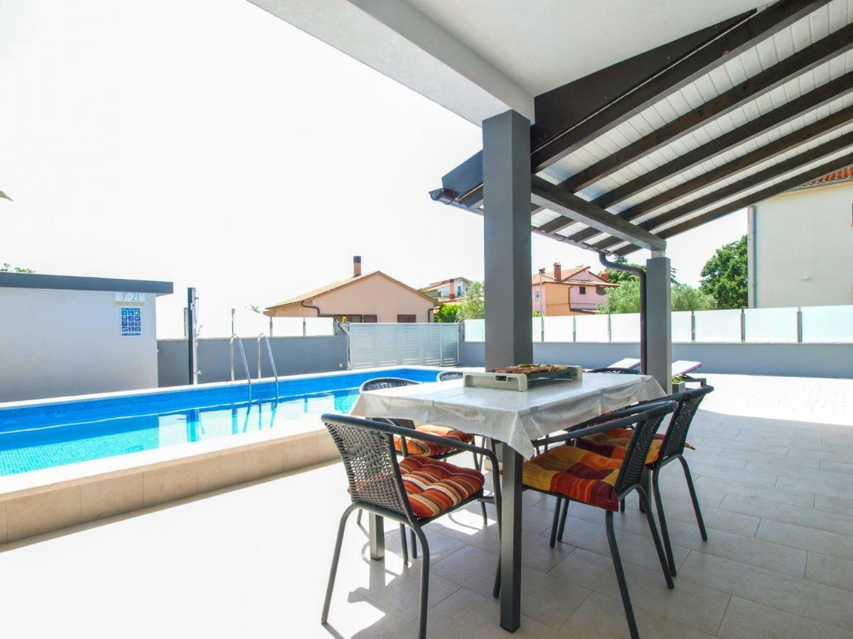 4 Stars Apartments-Pikula Fažana エクステリア 写真