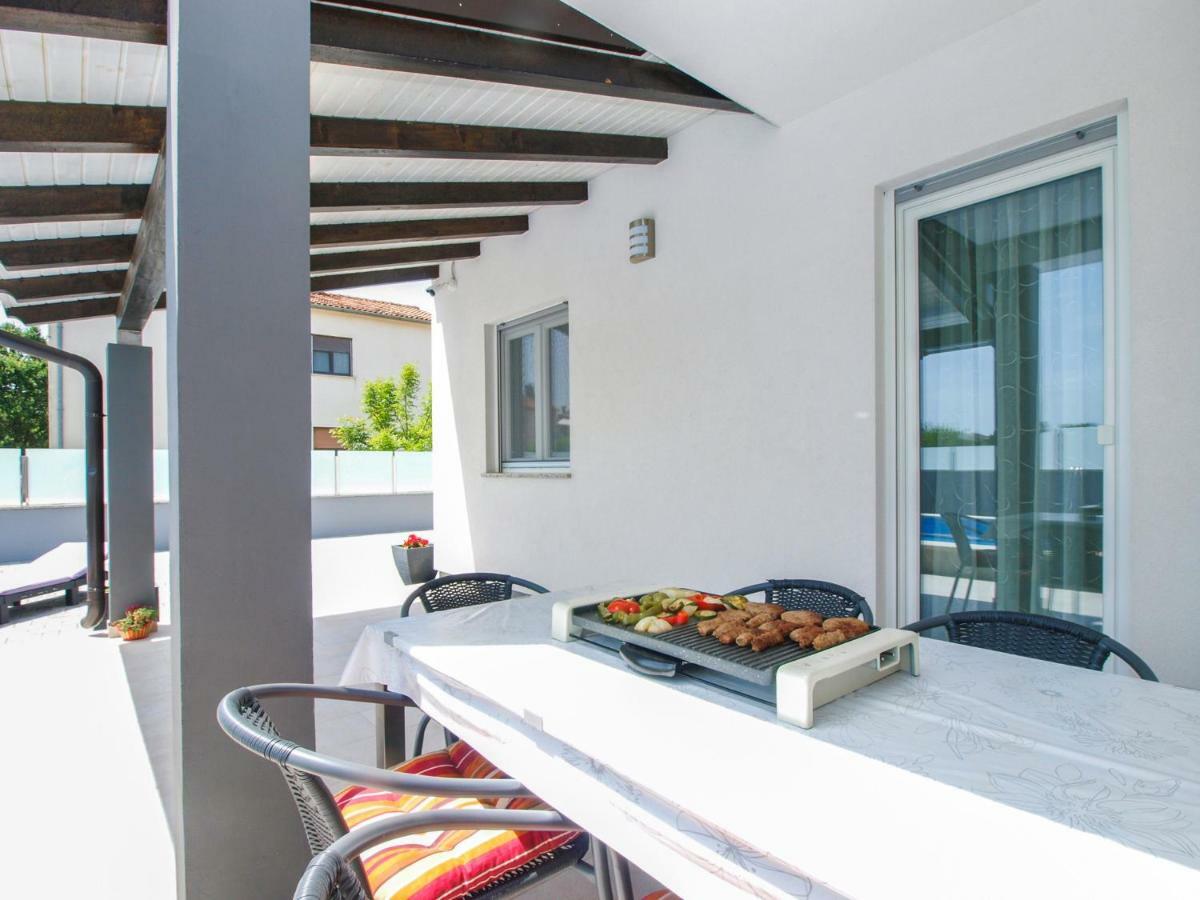 4 Stars Apartments-Pikula Fažana エクステリア 写真