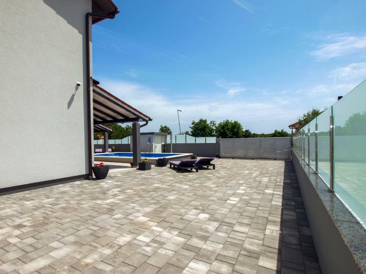 4 Stars Apartments-Pikula Fažana エクステリア 写真
