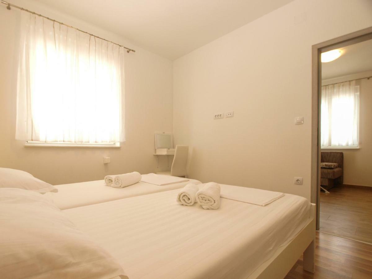 4 Stars Apartments-Pikula Fažana エクステリア 写真