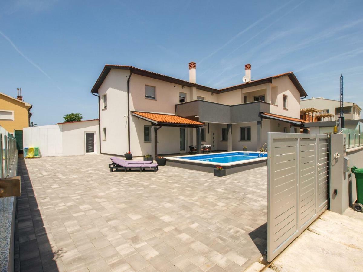 4 Stars Apartments-Pikula Fažana エクステリア 写真