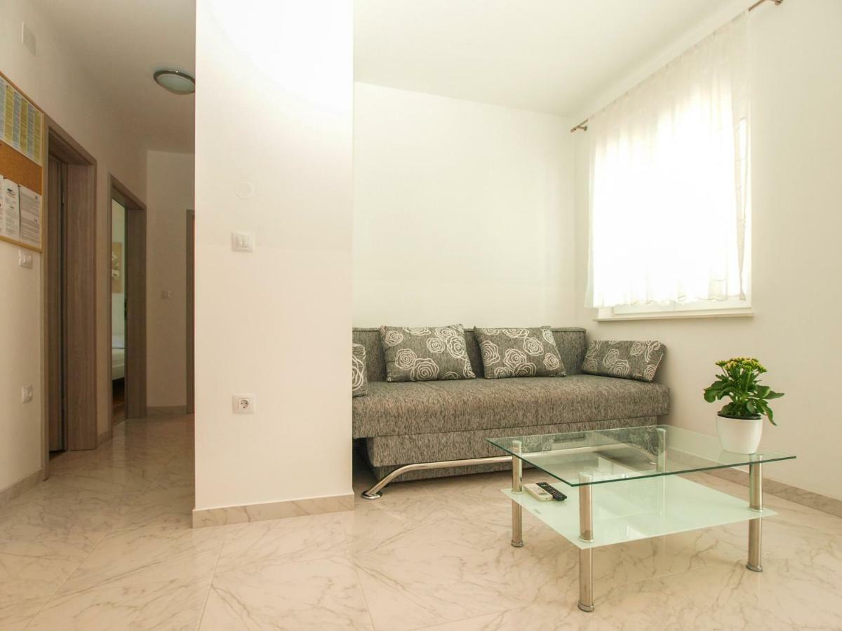 4 Stars Apartments-Pikula Fažana エクステリア 写真