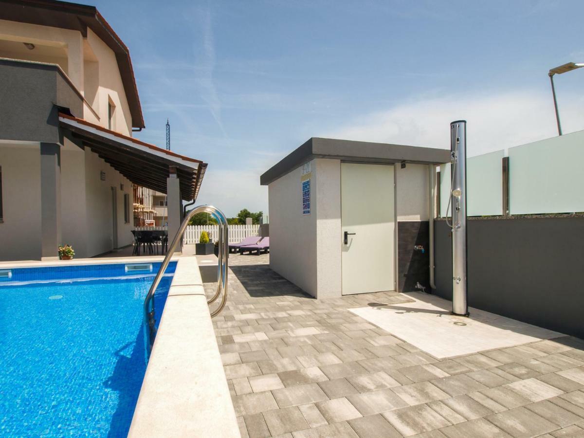 4 Stars Apartments-Pikula Fažana エクステリア 写真