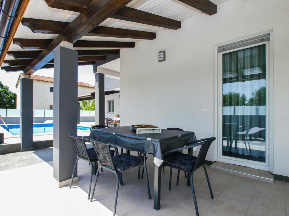 4 Stars Apartments-Pikula Fažana エクステリア 写真