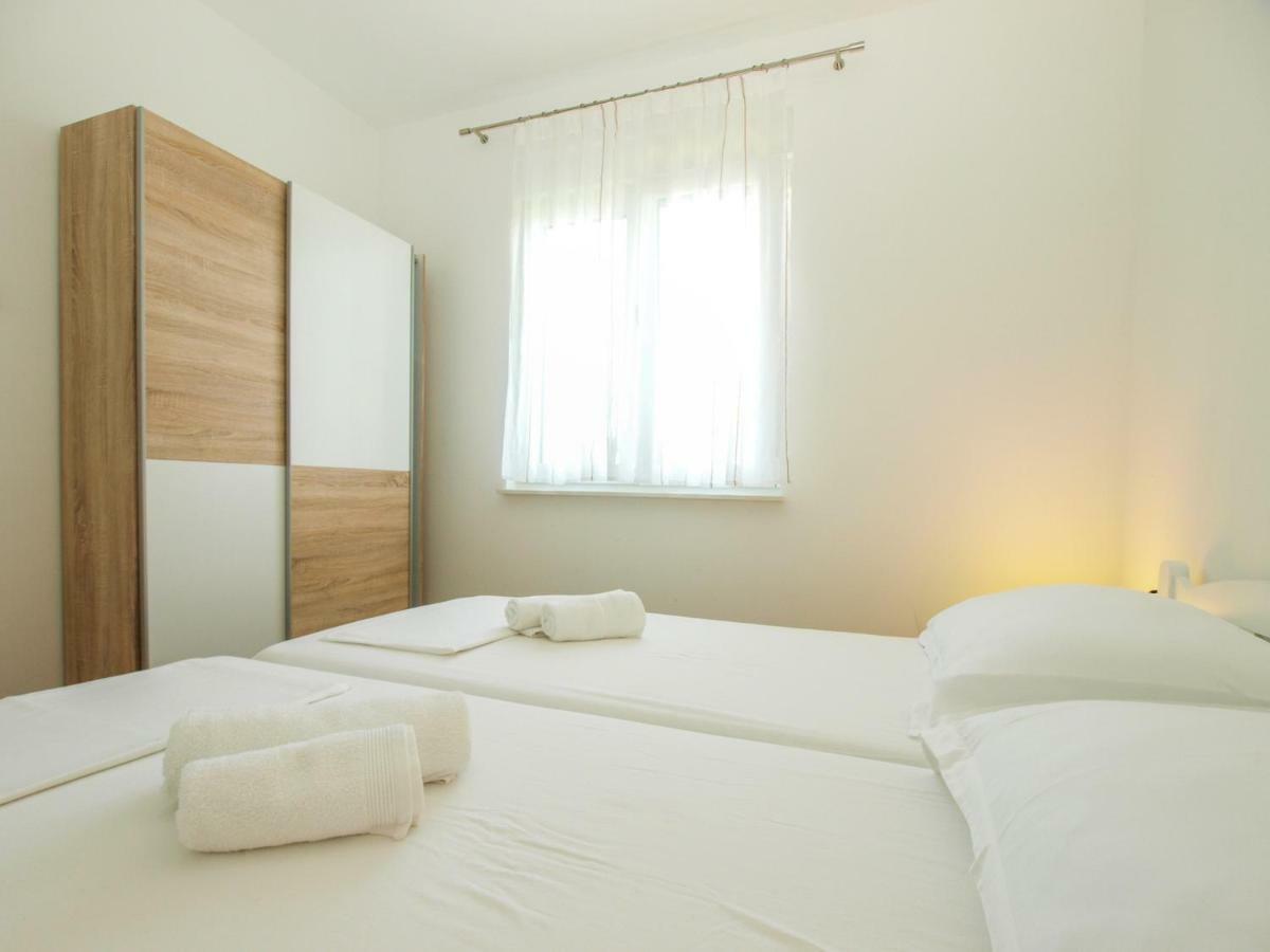 4 Stars Apartments-Pikula Fažana エクステリア 写真