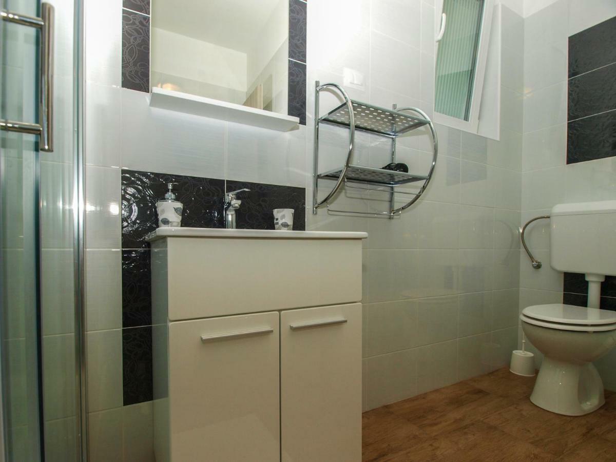 4 Stars Apartments-Pikula Fažana エクステリア 写真