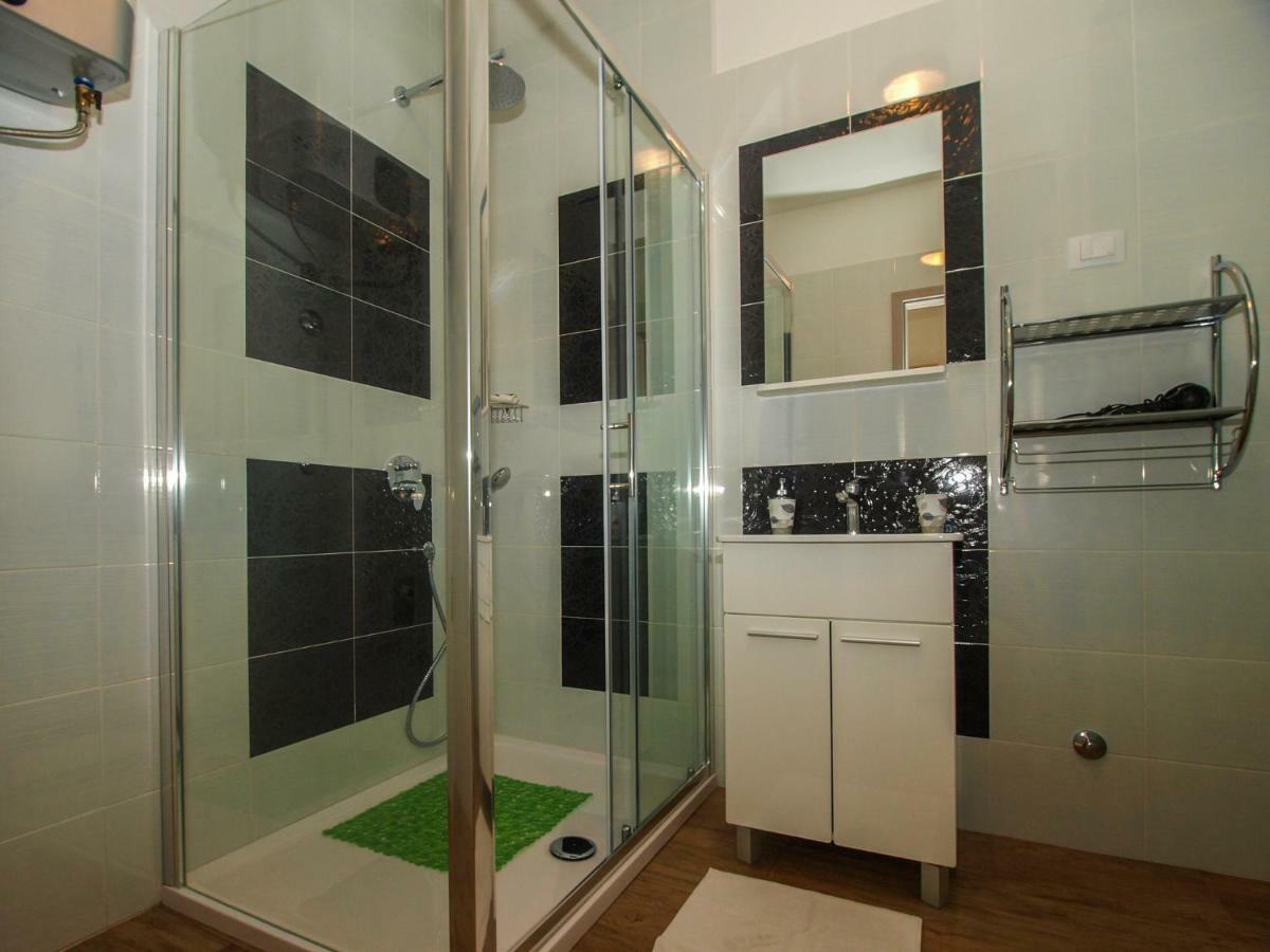 4 Stars Apartments-Pikula Fažana エクステリア 写真