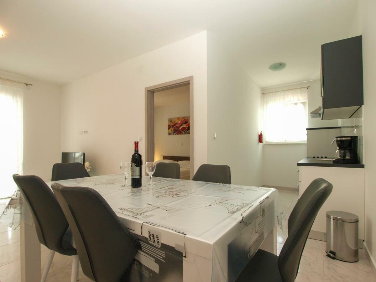 4 Stars Apartments-Pikula Fažana エクステリア 写真