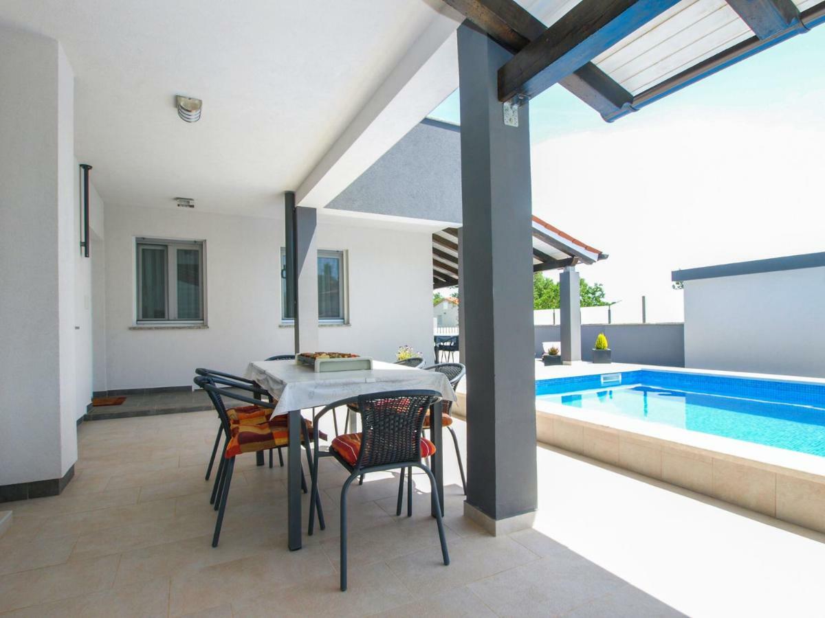 4 Stars Apartments-Pikula Fažana エクステリア 写真